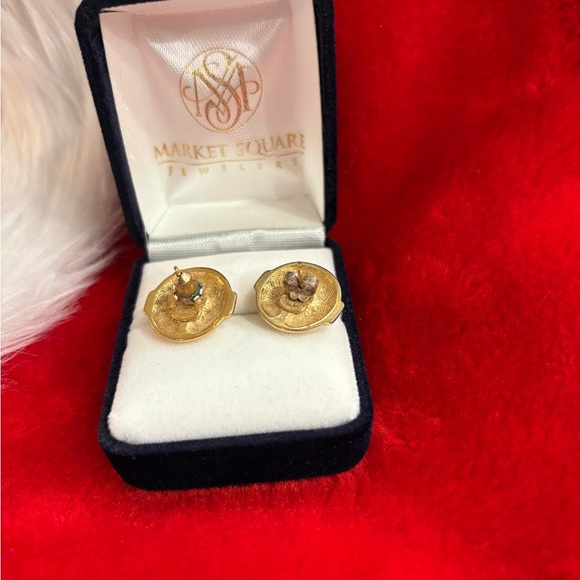 Givenchy Vintage (90s) Classic Gold and Pearl Earrings - Picture 6 of 6